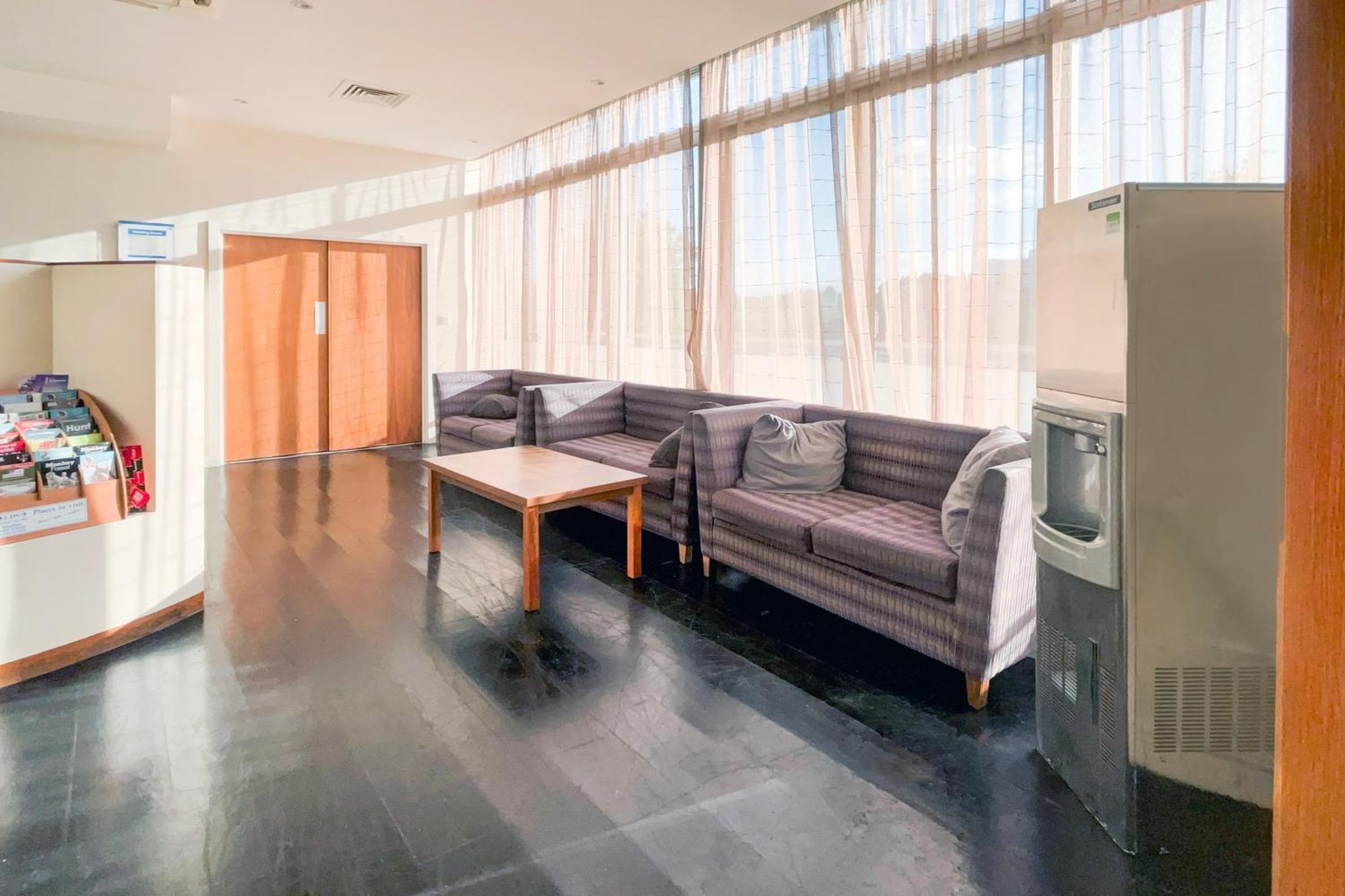 Belvilla Crewe City Centre Hotel Lifestyle Exterior foto
